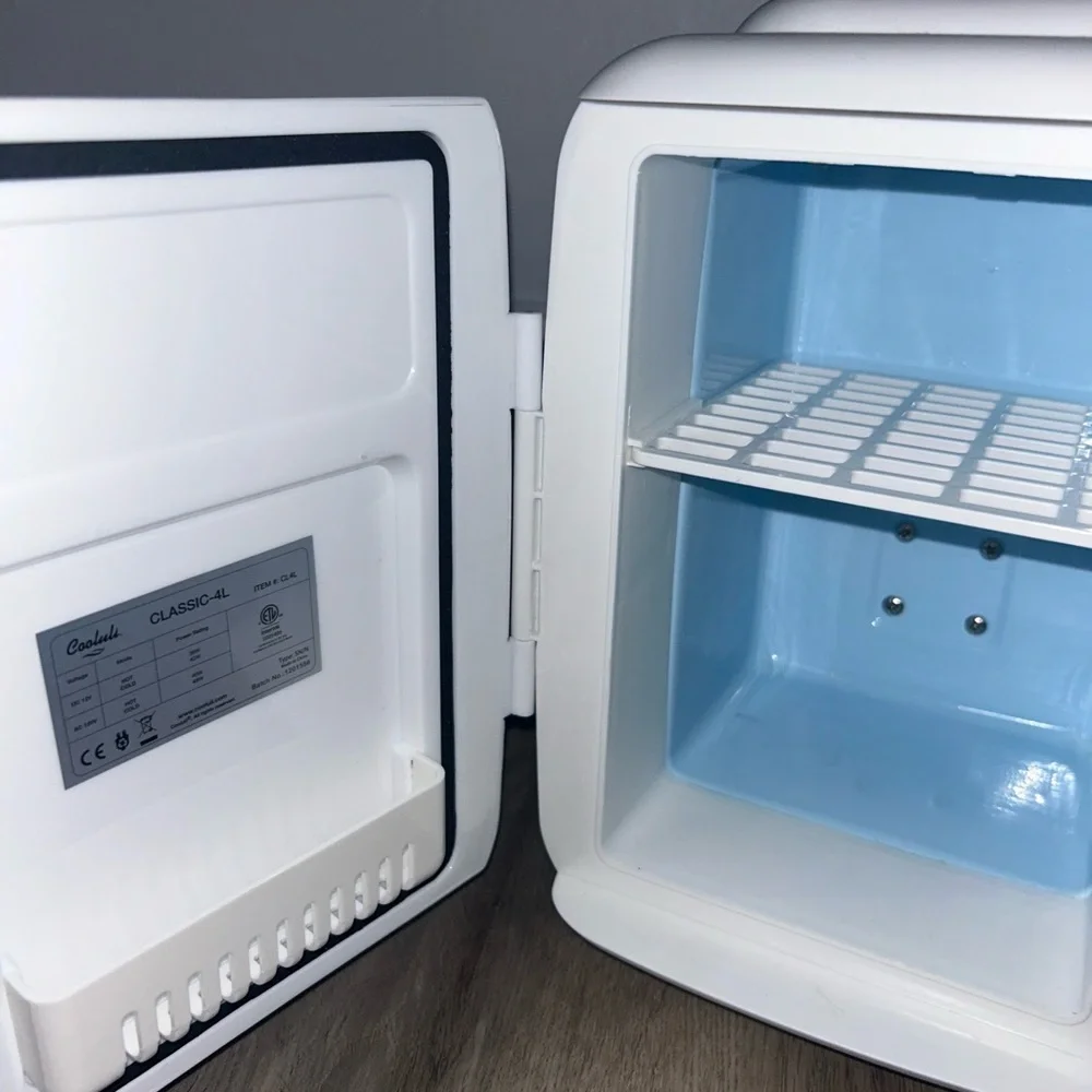 Mini Fridge - Picture 4 of 4